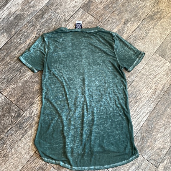 Modern Lux star tee - Picture 6 of 6